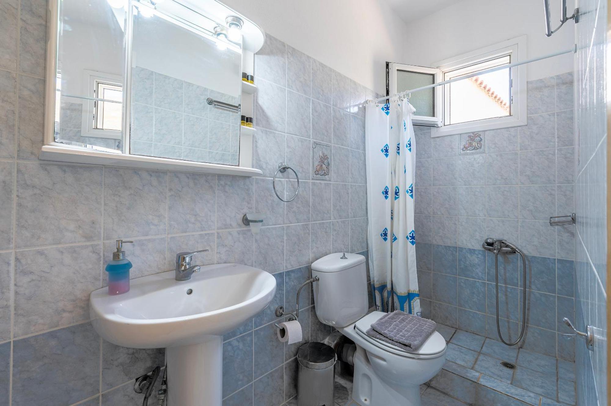 Agnadi Blue Apartments Diakofti ภายนอก รูปภาพ