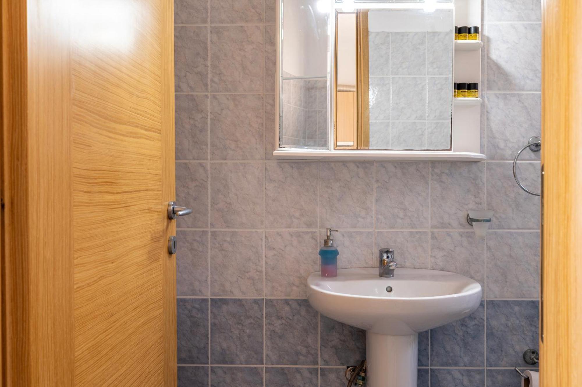 Agnadi Blue Apartments Diakofti ภายนอก รูปภาพ